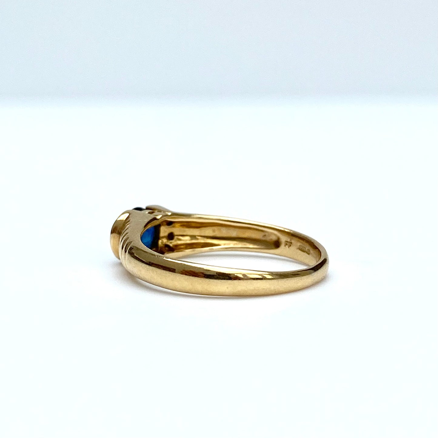 18ct Gold, Diamond & Sapphire Ring  |  Size UK M.75