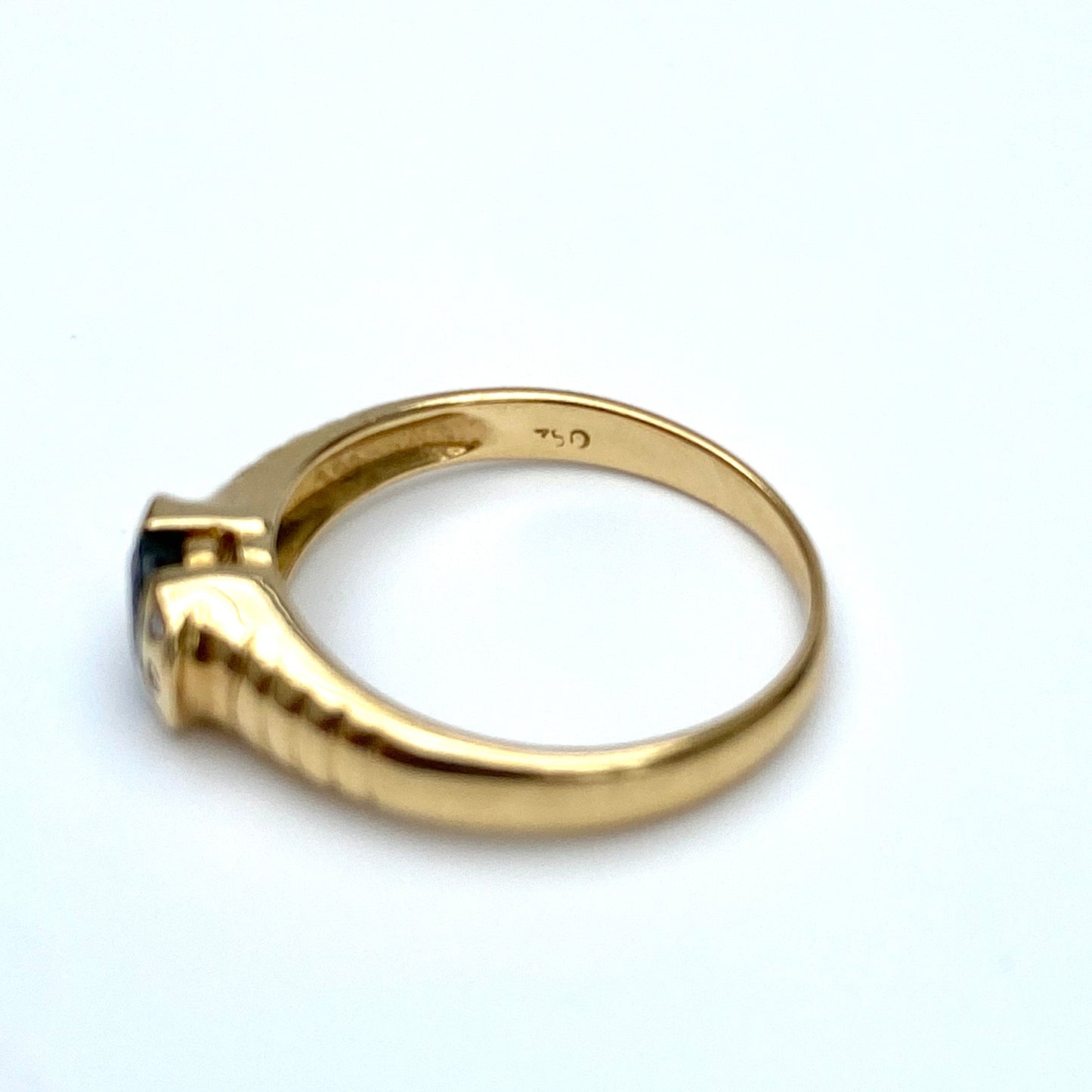 18ct Gold, Diamond & Sapphire Ring  |  Size UK M.75