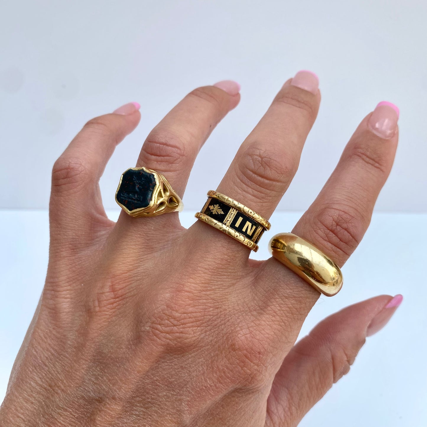 Antique 18ct Gold & Black Enamel Mourning Ring  |  1892  |  Size UK M.75 (fits like L)