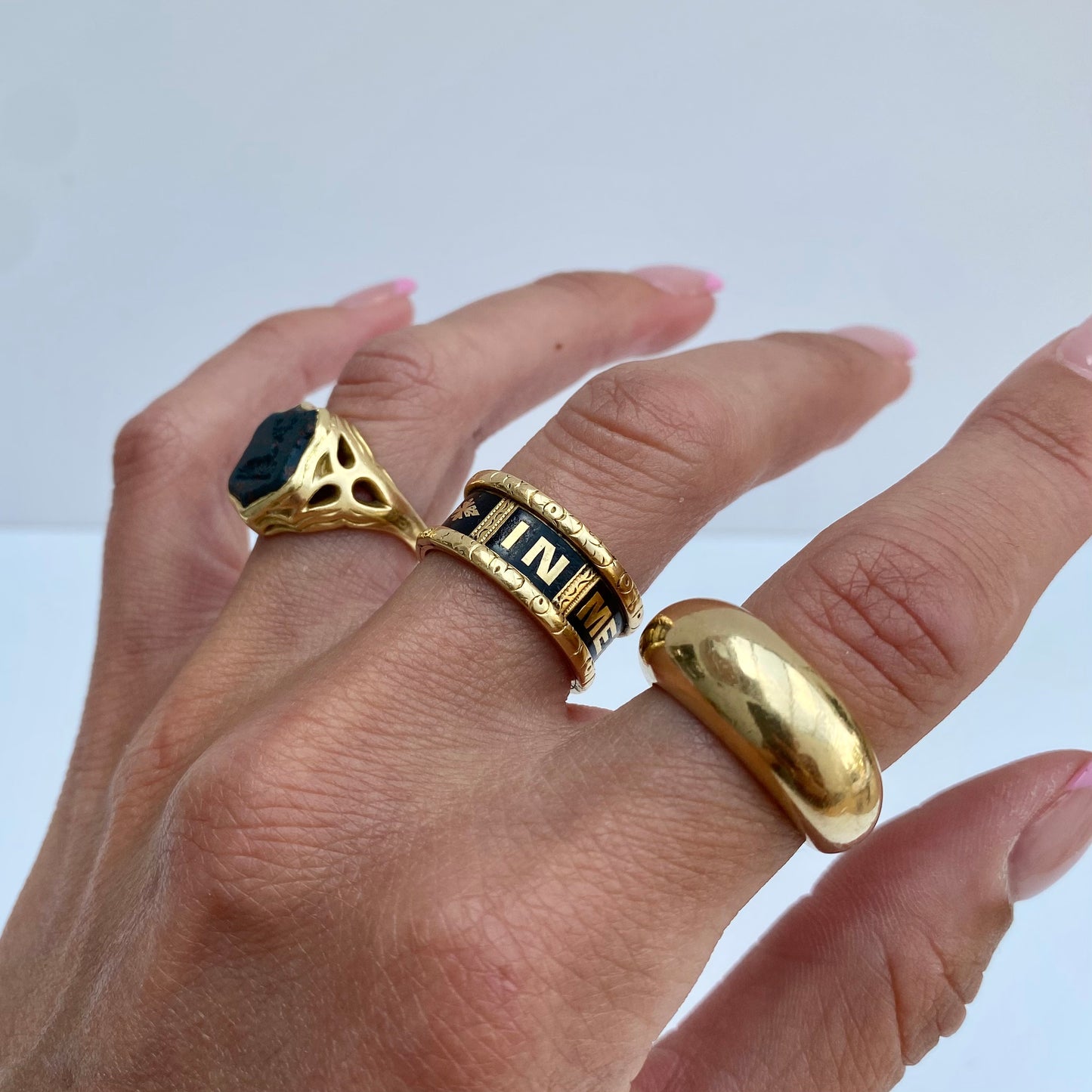 Antique 18ct Gold & Black Enamel Mourning Ring  |  1892  |  Size UK M.75 (fits like L)