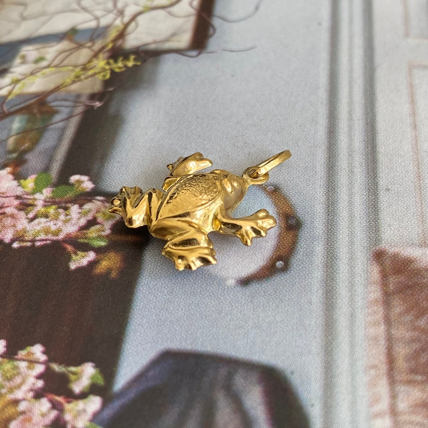 9ct Gold Hollow Puffy Frog Charm