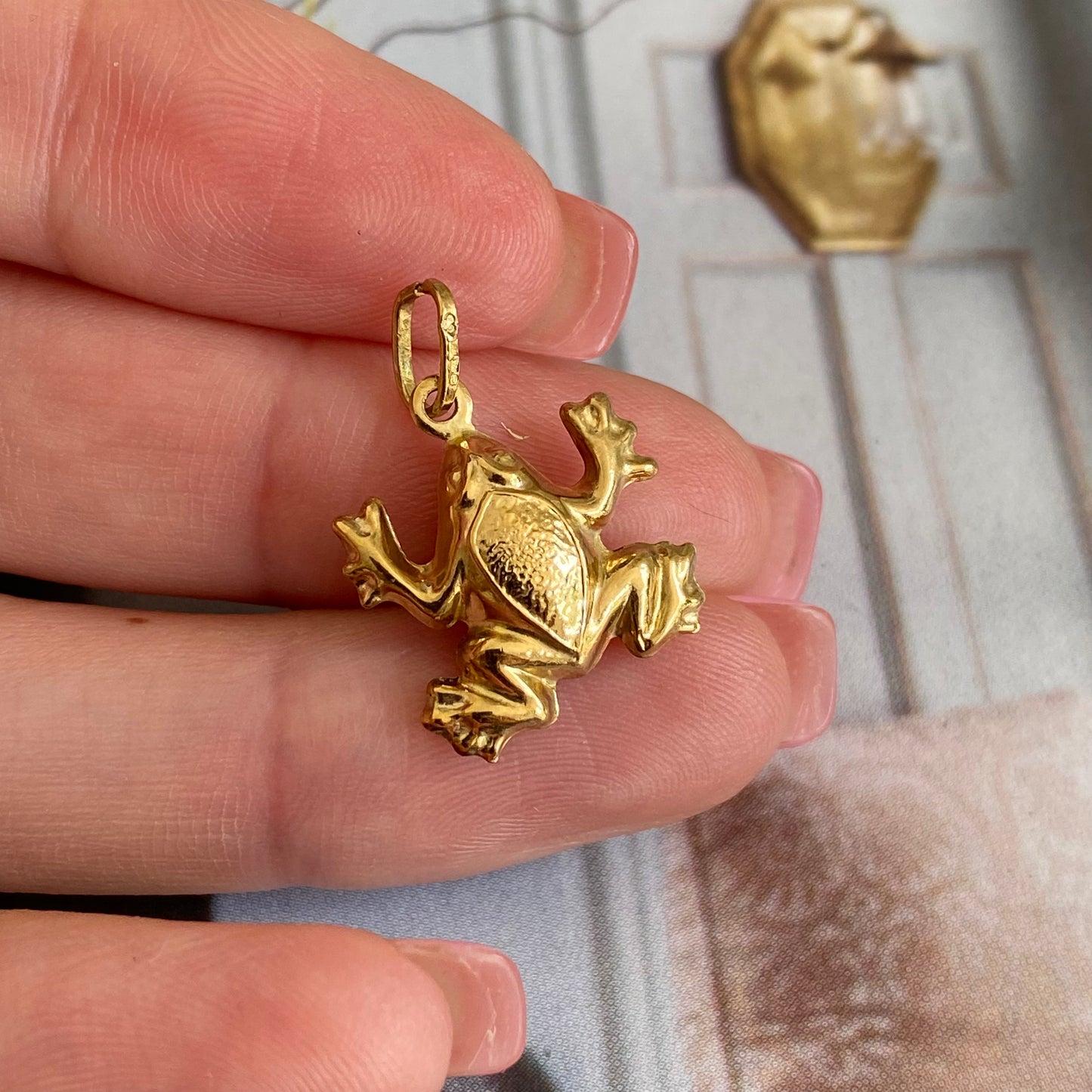 9ct Gold Hollow Puffy Frog Charm