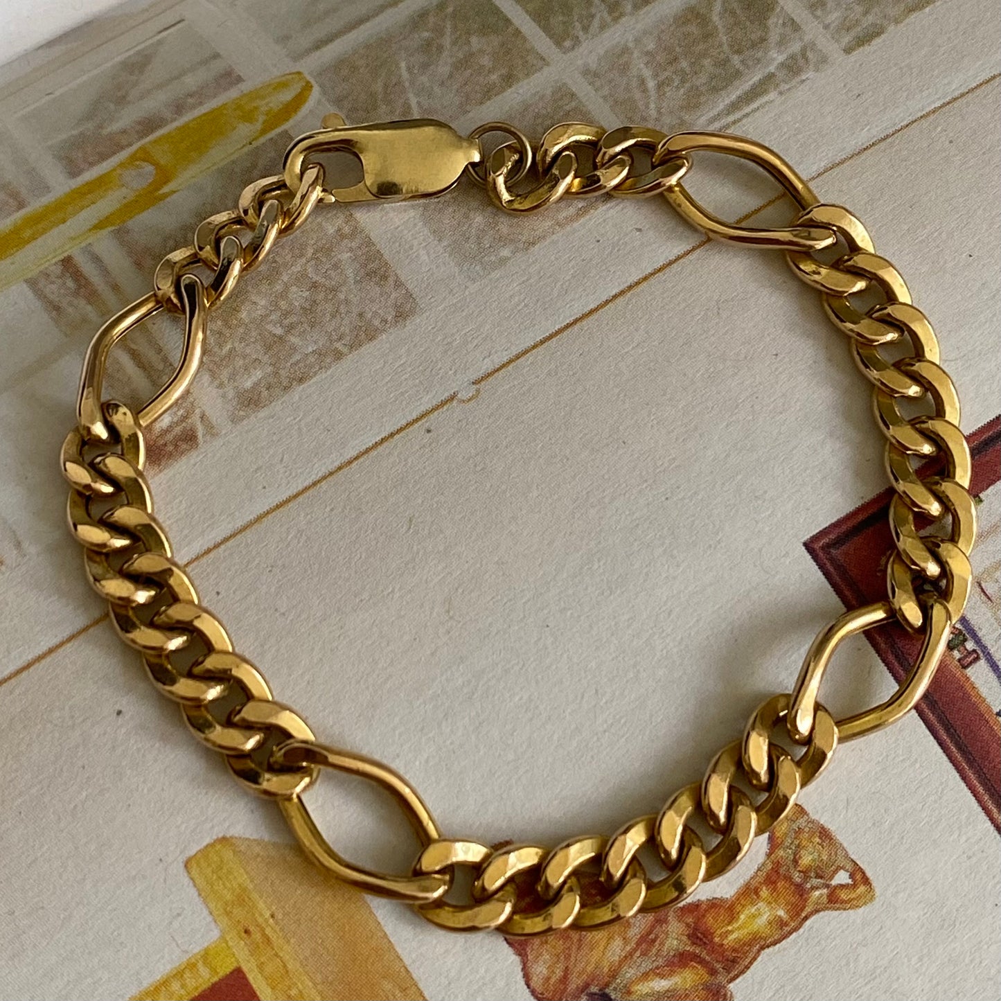 9ct Gold Hollow Figaro Bracelet  |  6.6"