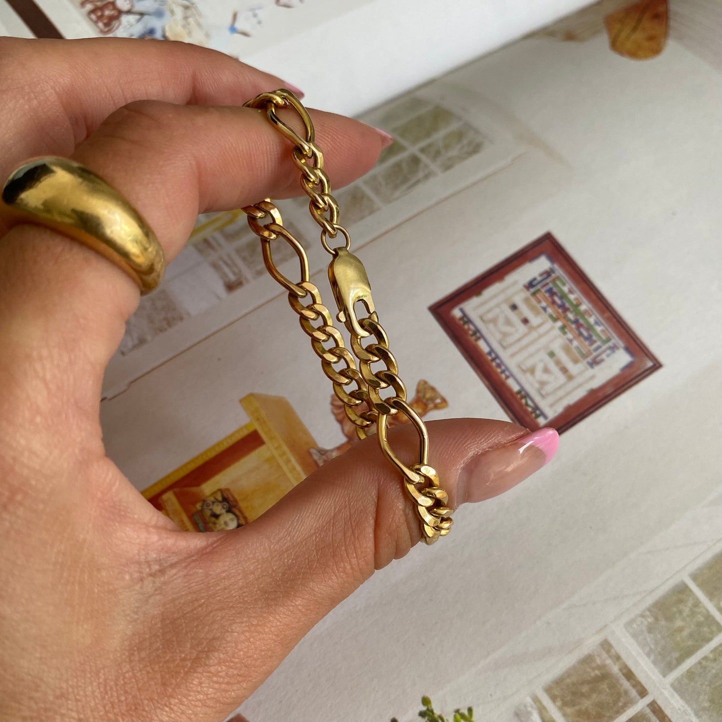 9ct Gold Hollow Figaro Bracelet  |  6.6"