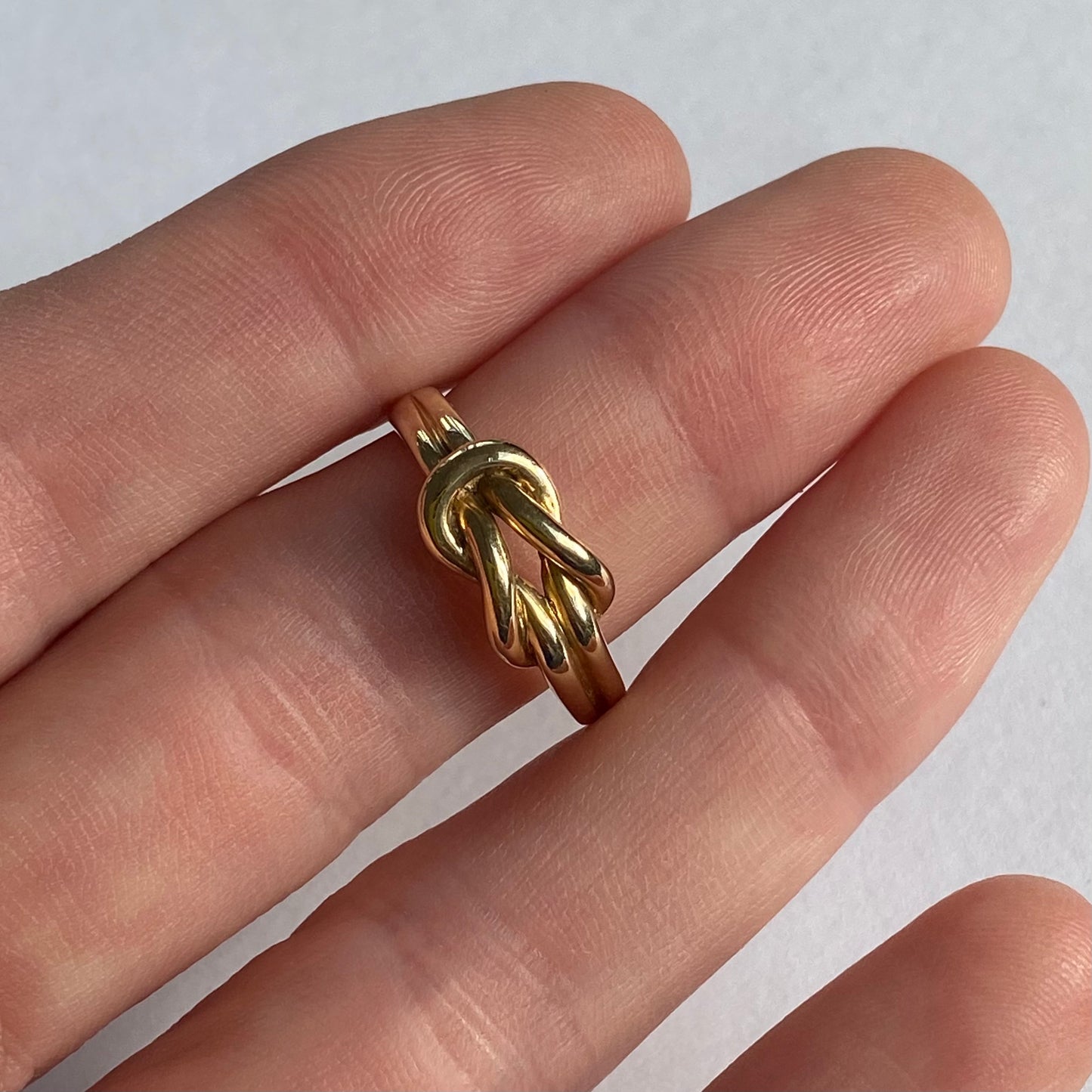 9ct Gold Lovers Knot Ring  |  Size UK N.5