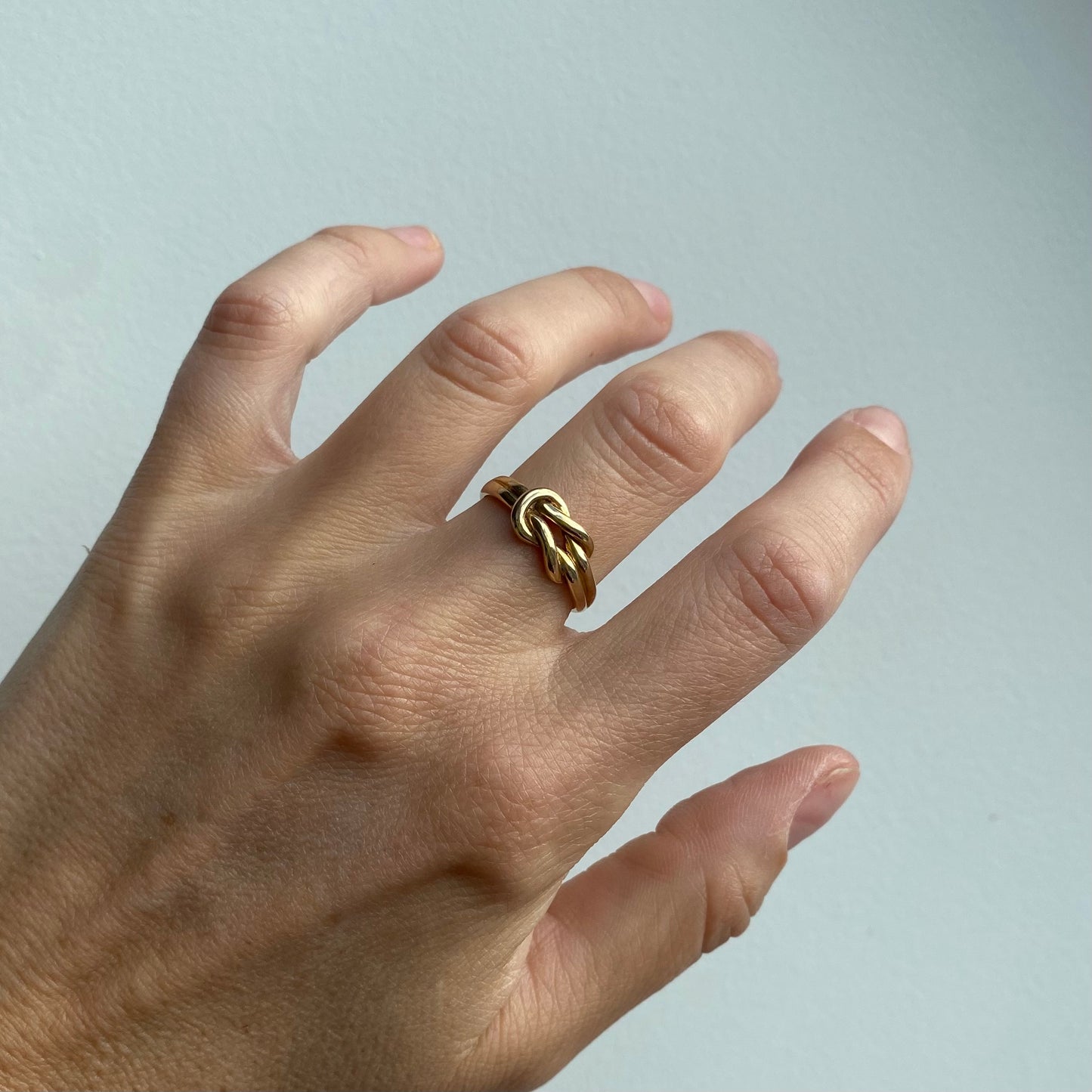 9ct Gold Lovers Knot Ring  |  Size UK N.5