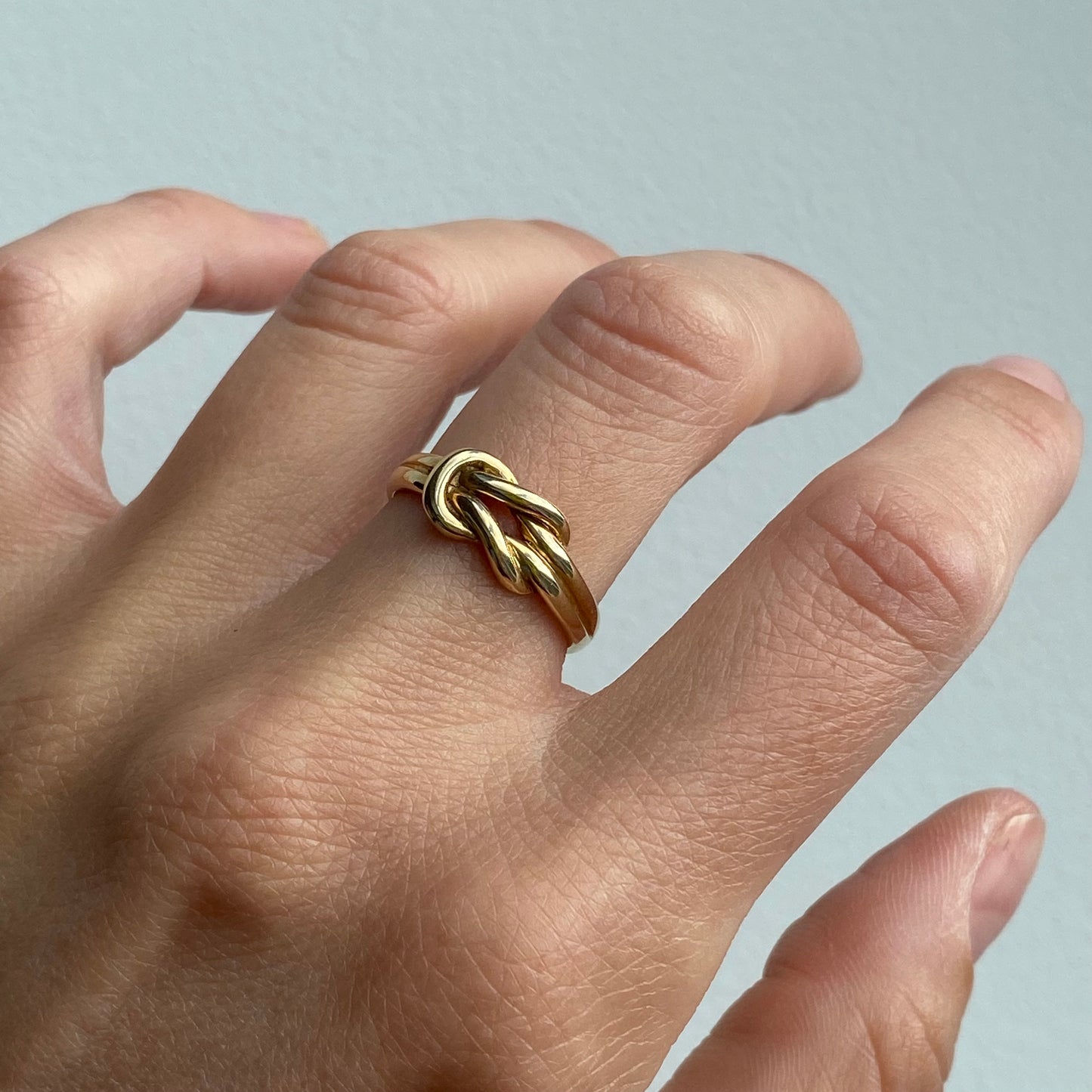 9ct Gold Lovers Knot Ring  |  Size UK N.5