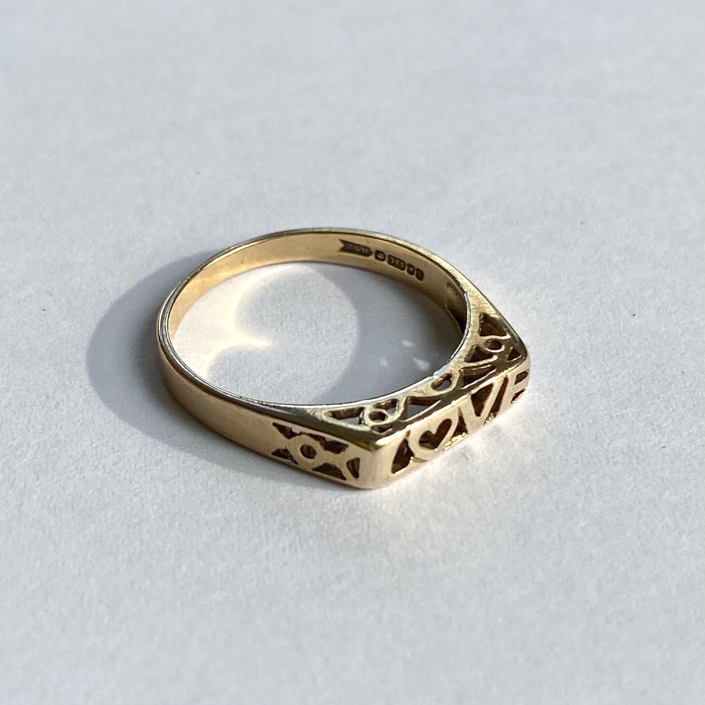 9ct Gold Ornate 'Love' Ring  |  Size UK M.5