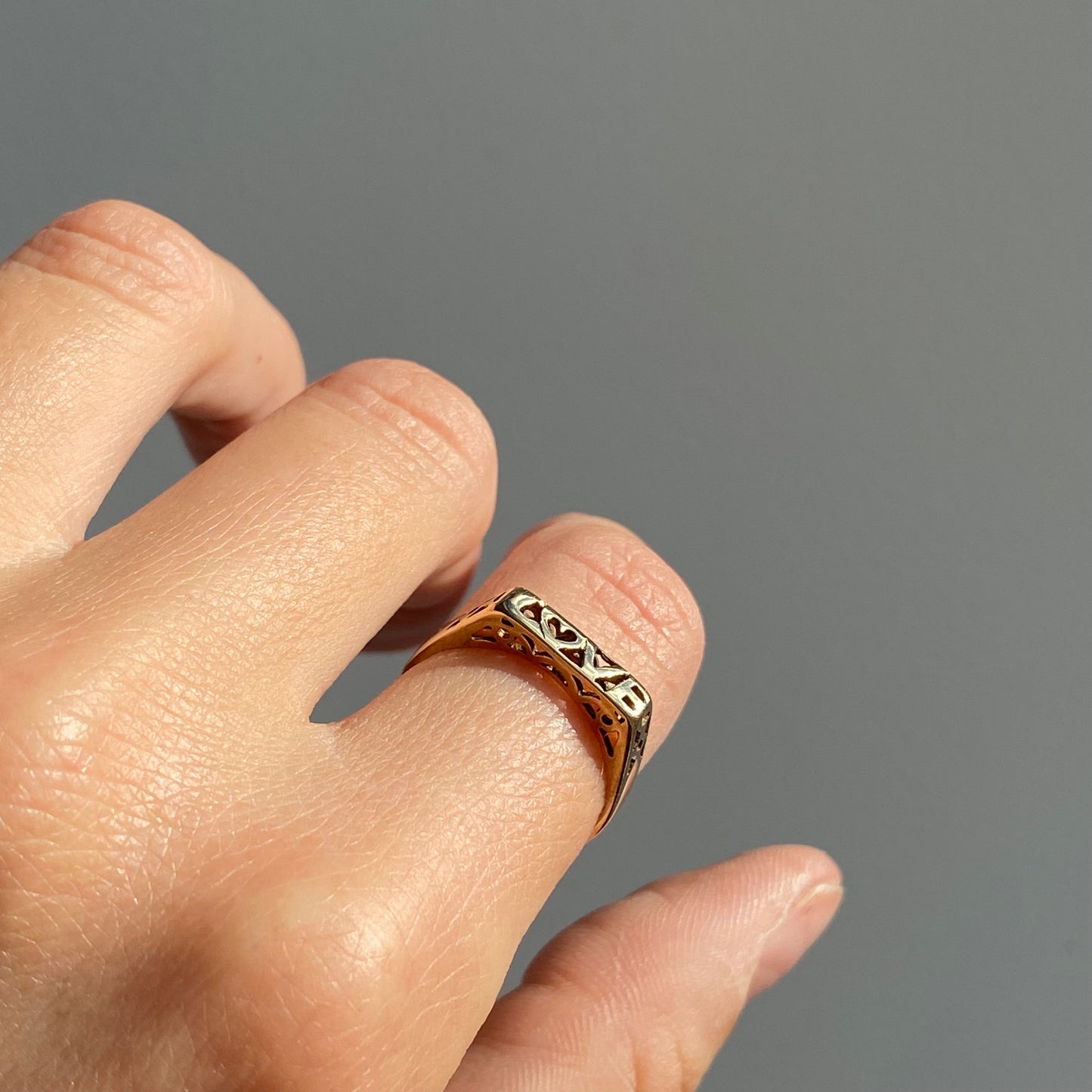 9ct Gold Ornate 'Love' Ring  |  Size UK M.5