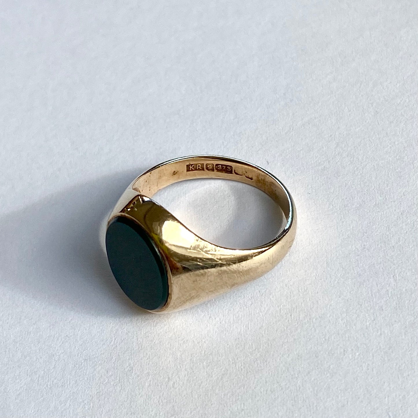 9ct Gold and Bloodstone Signet Ring  |  Size UK M.5