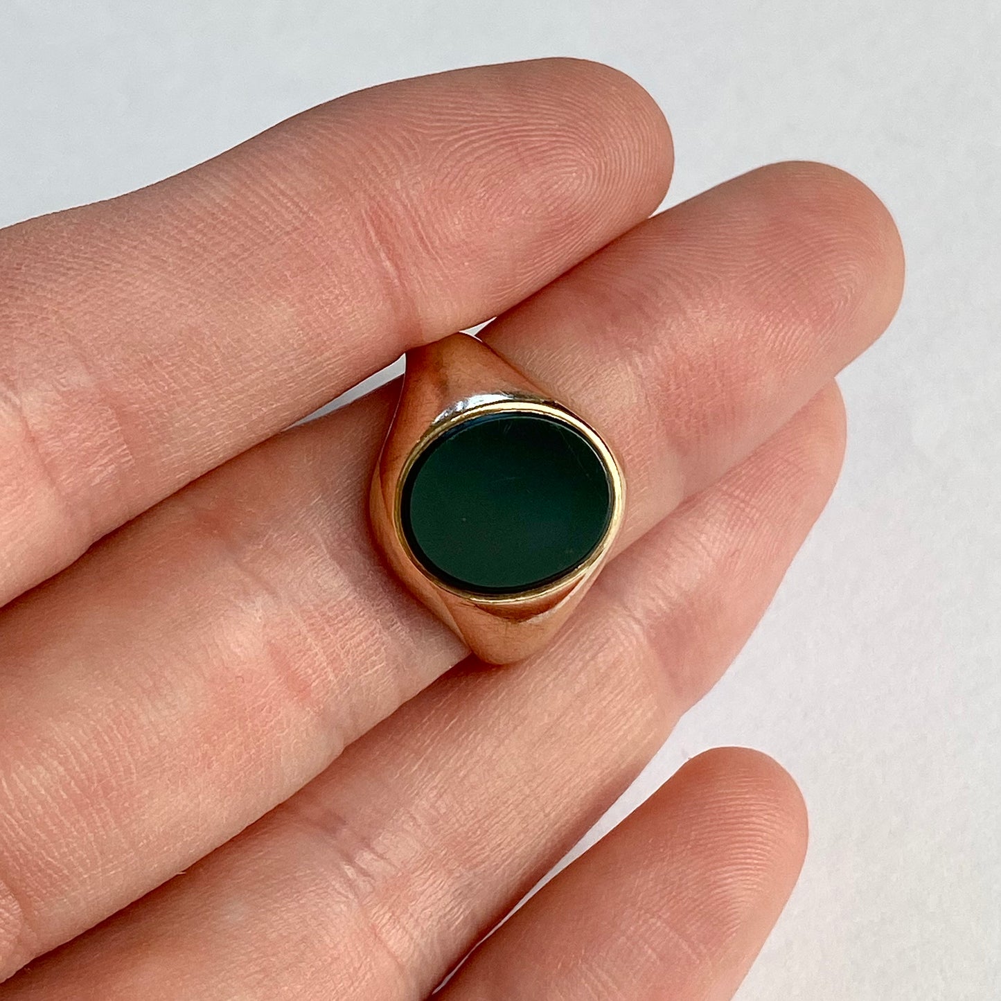 9ct Gold and Bloodstone Signet Ring  |  Size UK M.5