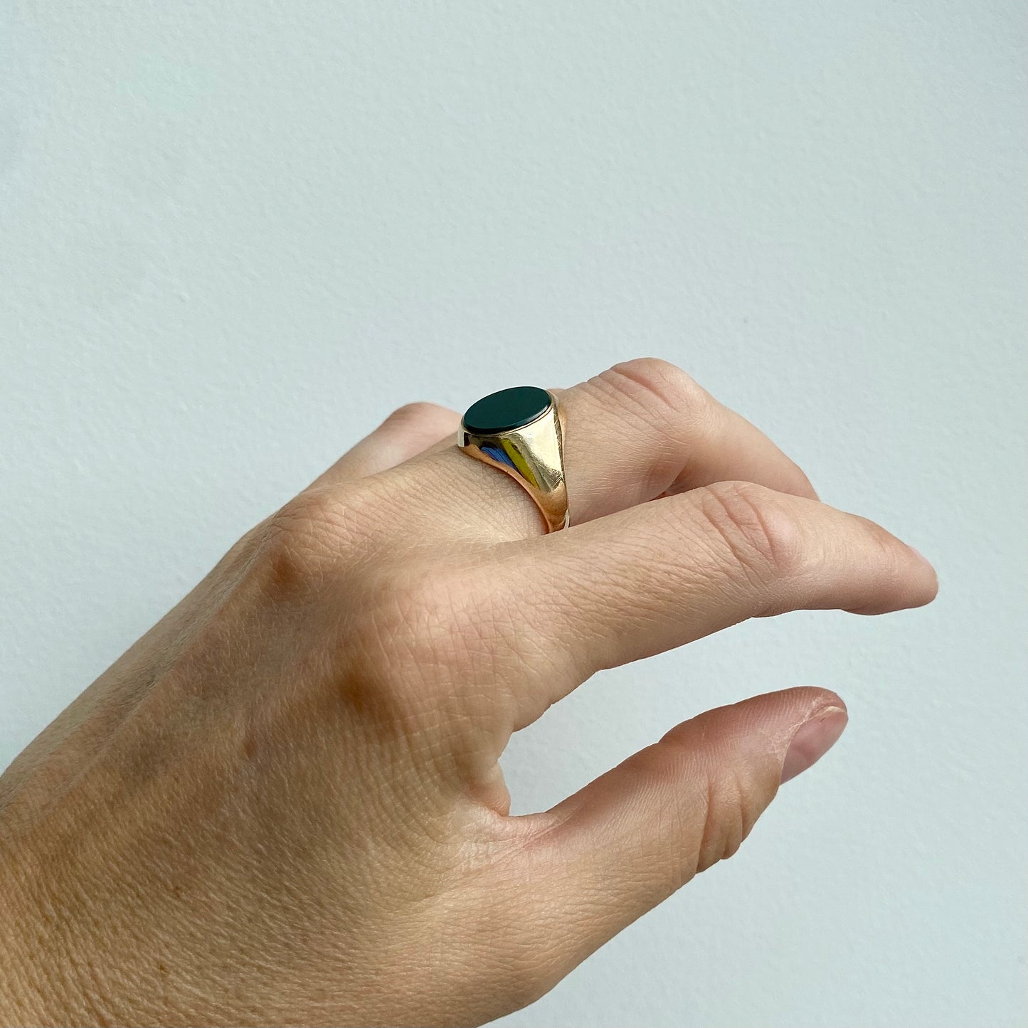 9ct Gold and Bloodstone Signet Ring  |  Size UK M.5