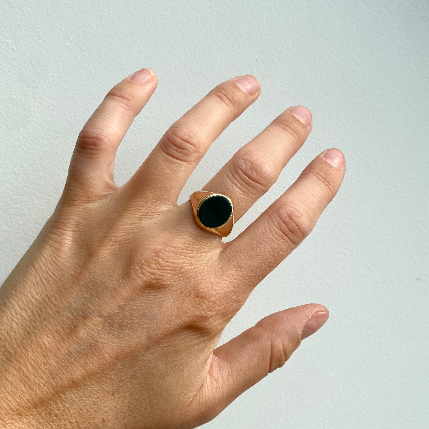 9ct Gold and Bloodstone Signet Ring  |  Size UK M.5