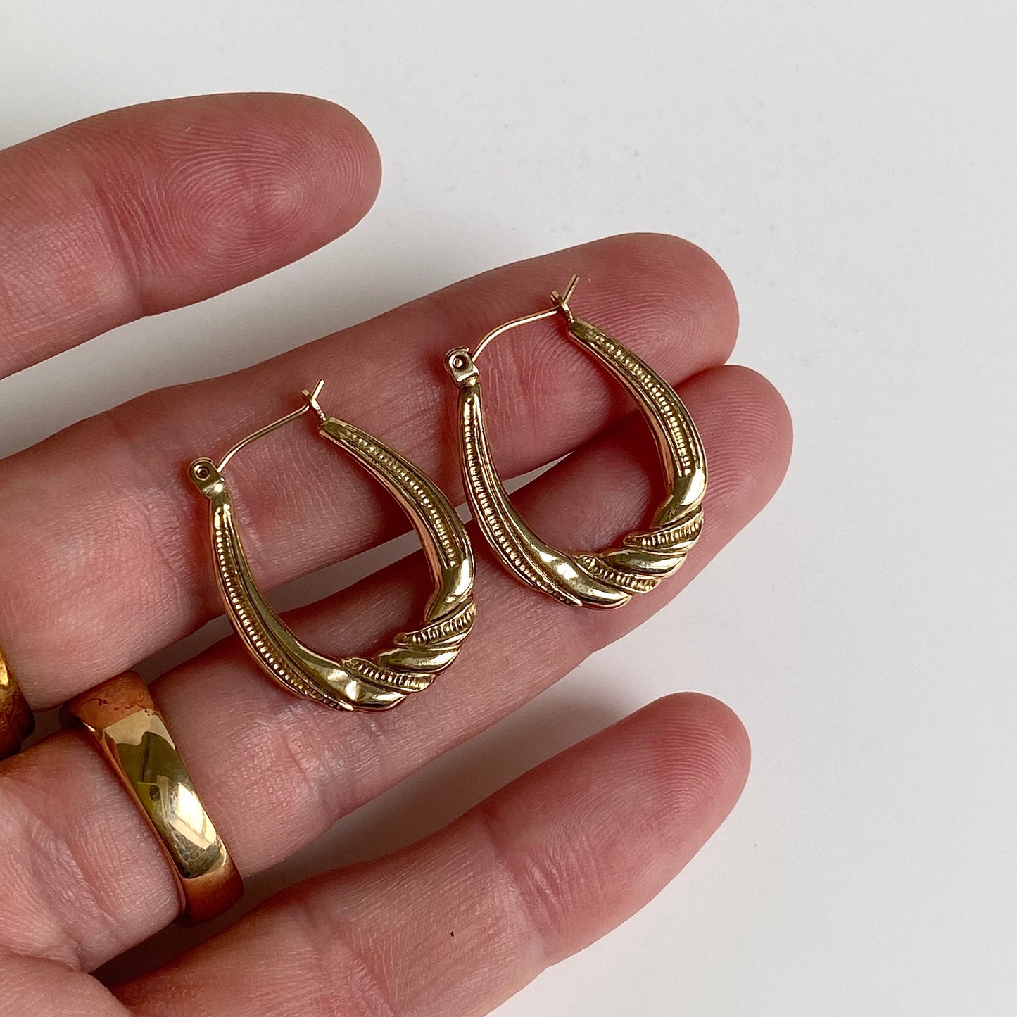 Pre-loved 9ct Gold Patterned U-shaped Hoops  |  24mm