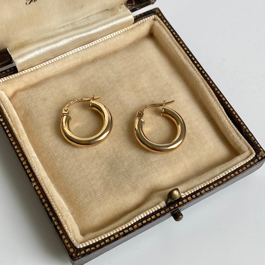 Pre-Loved 9ct Gold Small Chubby 'Unoaerre' Hoop Earrings  |  17mm