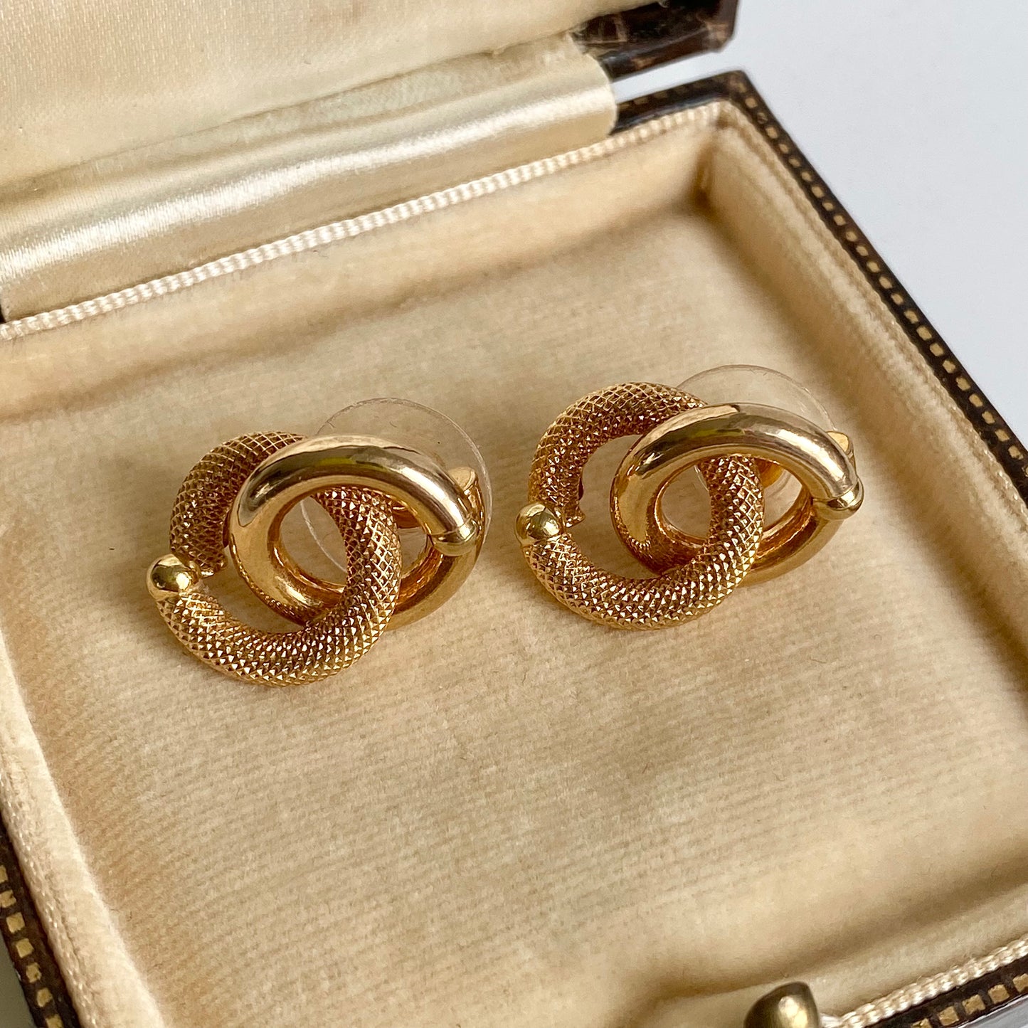 Fantastic Vintage 'UNOAERRE' 9ct Gold Statement Earrings