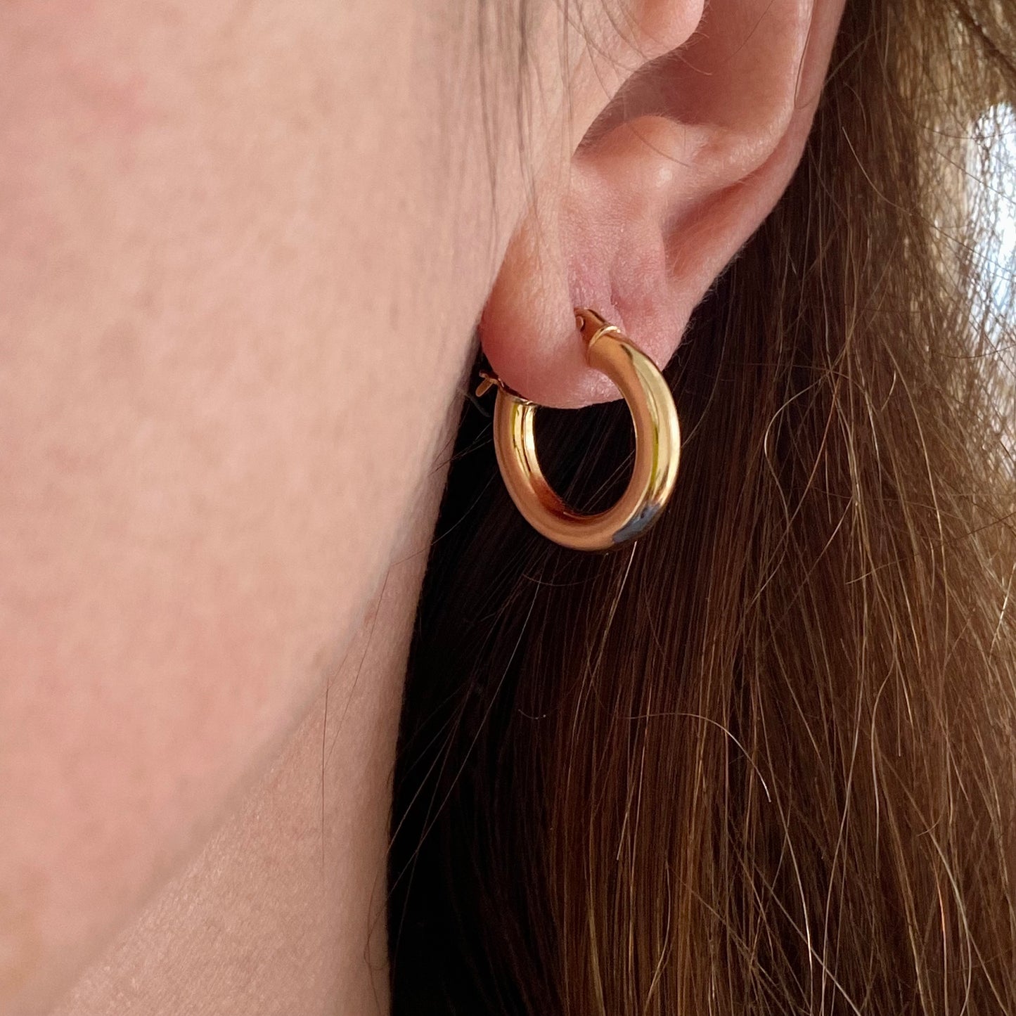 Pre-Loved 9ct Gold Small Chubby 'Unoaerre' Hoop Earrings  |  17mm