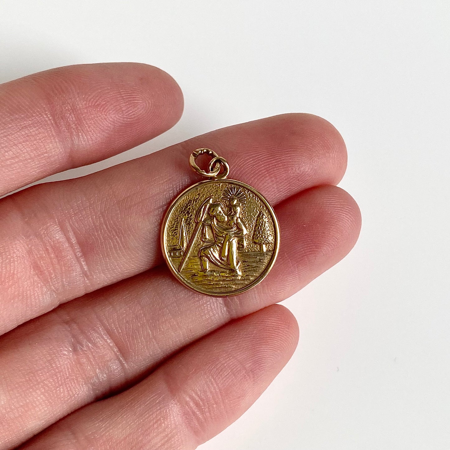 9ct Gold St Christopher Pendant  |  18mm