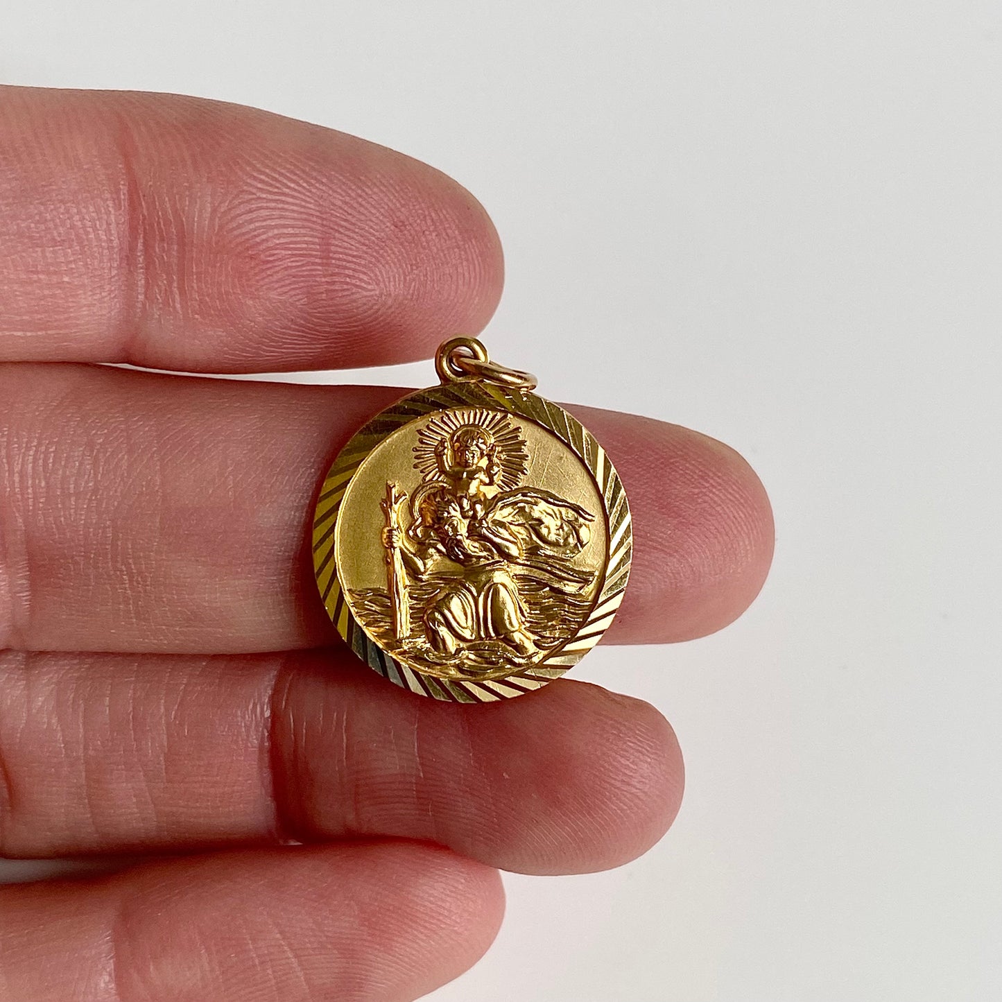 9ct Gold St Christopher Pendant  |  18mm