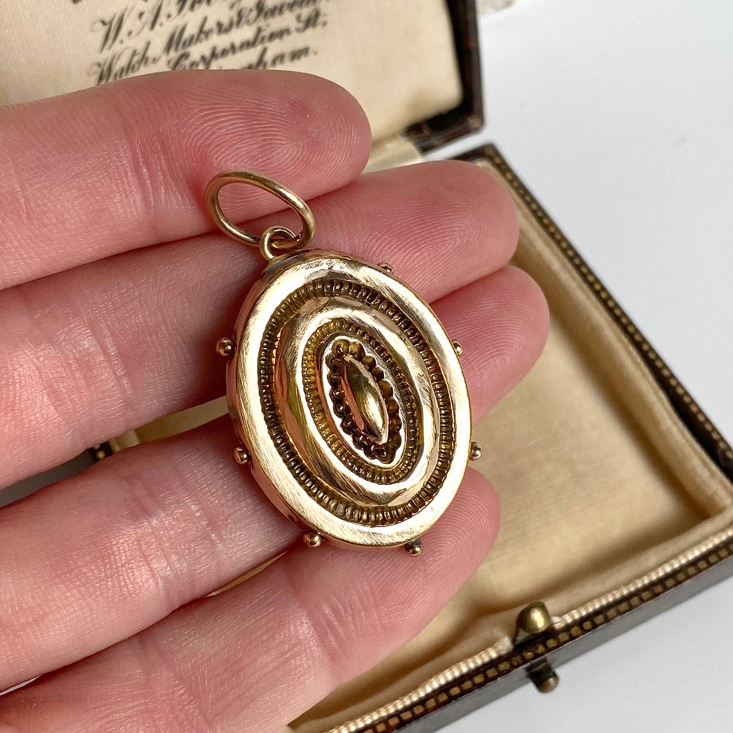 Antique 9ct Gold Victorian Glass Backed Locket