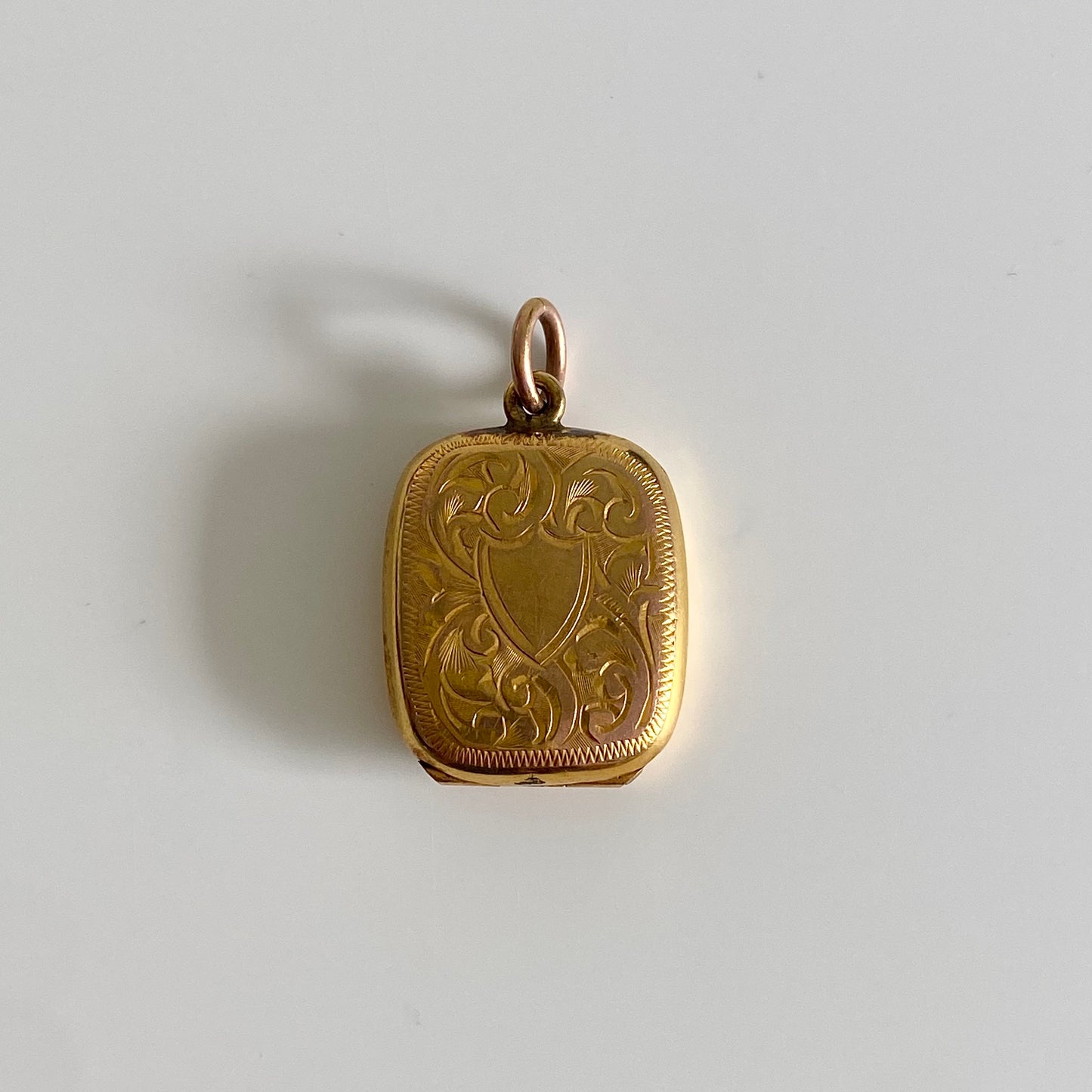 Antique 9ct Gold B&F Rectangle Locket  |  17mm