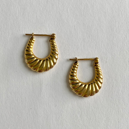 Gorgeous Vintage 9ct Gold Croissant Earrings | 20mm