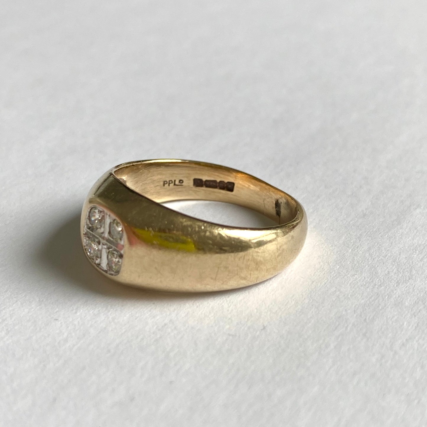 Fantastic Vintage 9ct Gold and Diamond Domed Ring  |  Size UK T.75