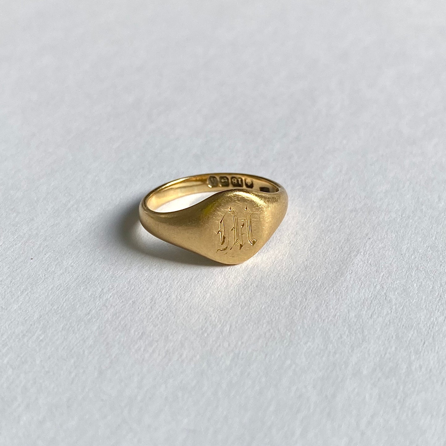 Sweet Little Antique 18ct Gold Signet Ring 'M' or 'W'  |  Size UK I.5