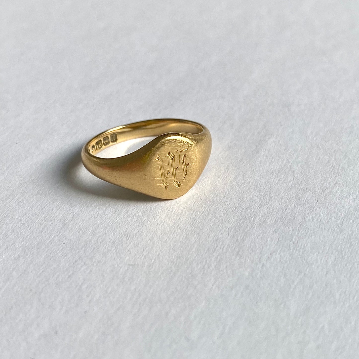 Sweet Little Antique 18ct Gold Signet Ring 'M' or 'W'  |  Size UK I.5