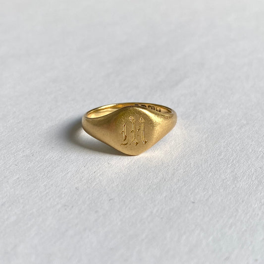 Sweet Little Antique 18ct Gold Signet Ring 'M' or 'W'  |  Size UK I.5