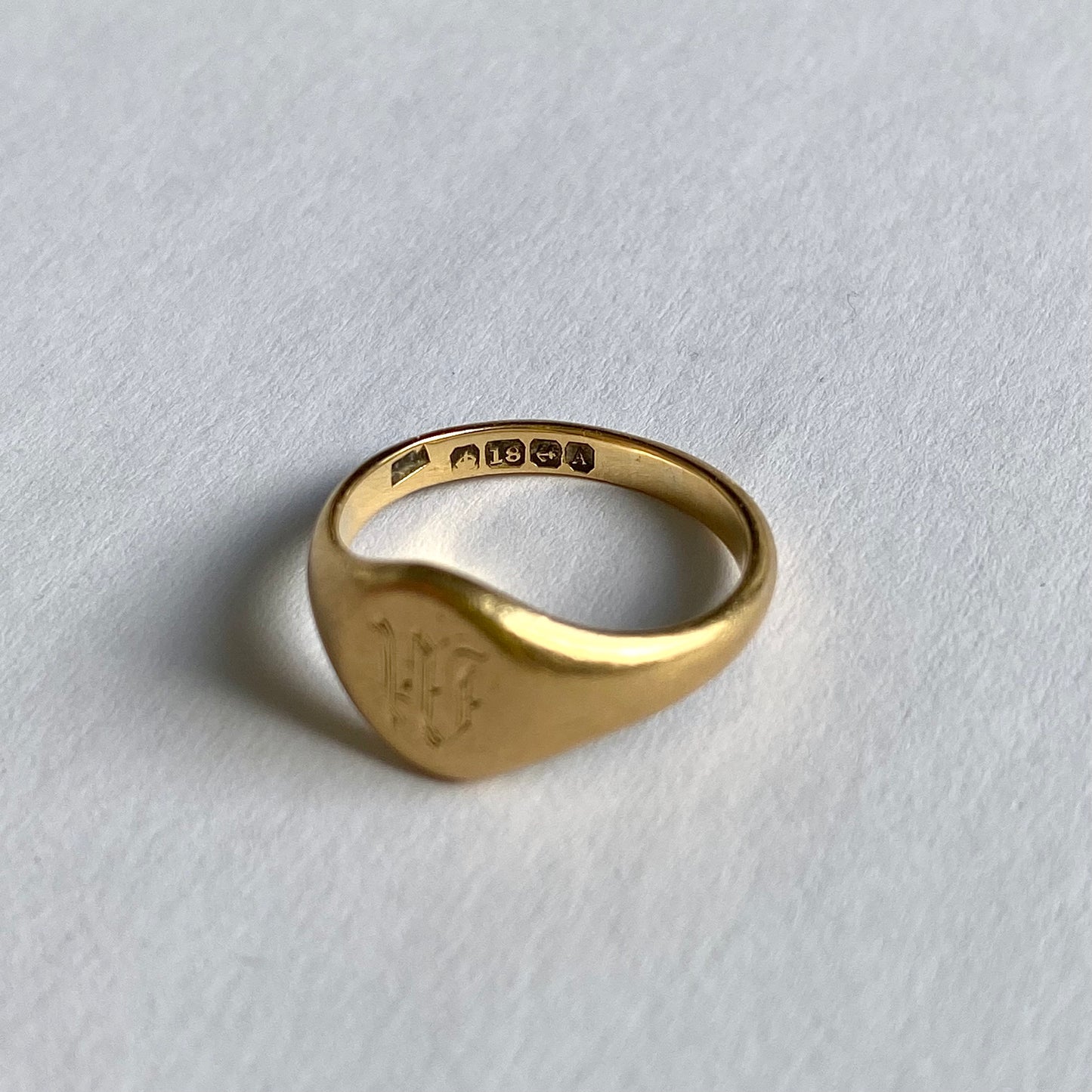 Sweet Little Antique 18ct Gold Signet Ring 'M' or 'W'  |  Size UK I.5