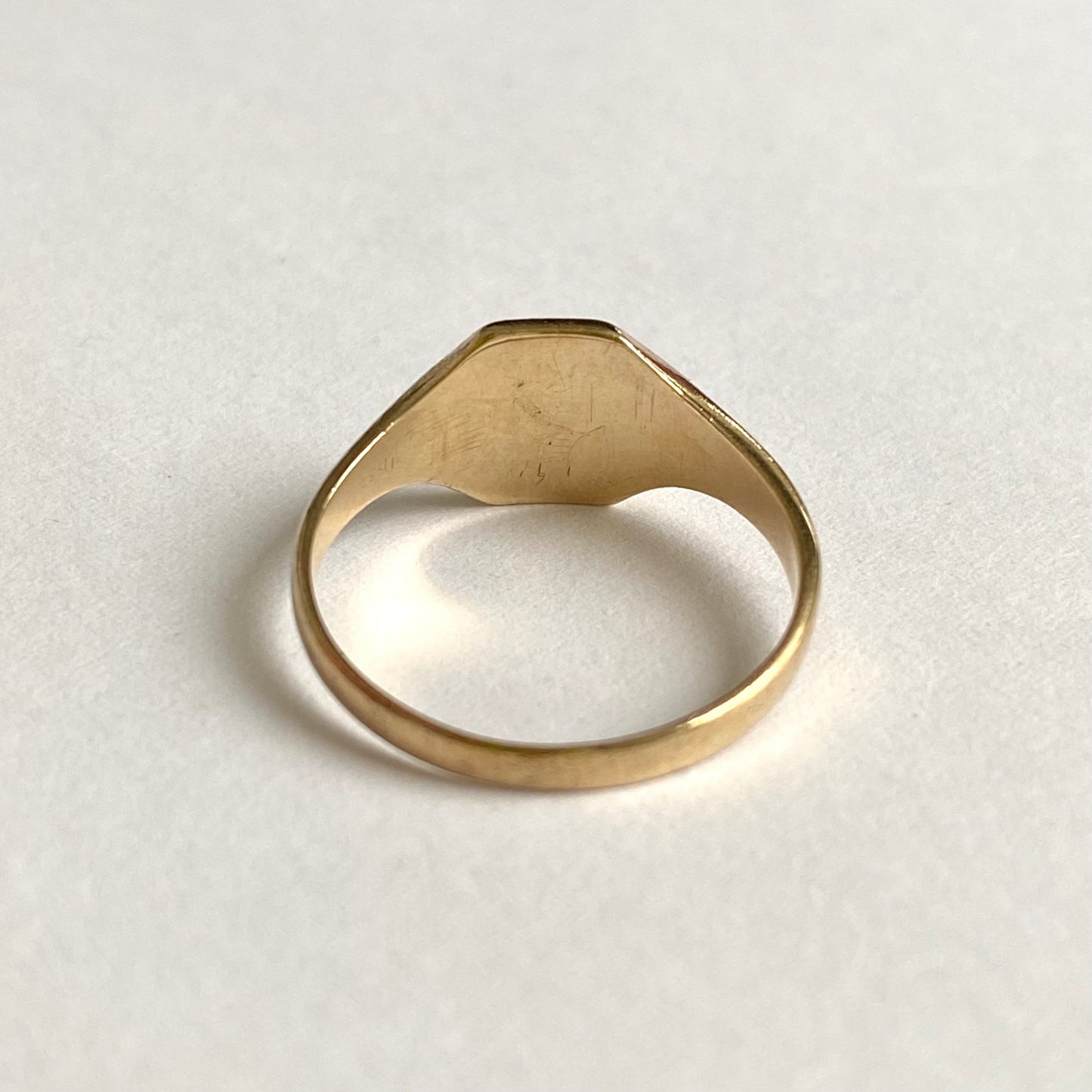 Vintage 9ct Gold Signet Ring 'MBM'  |  Size UK M.5