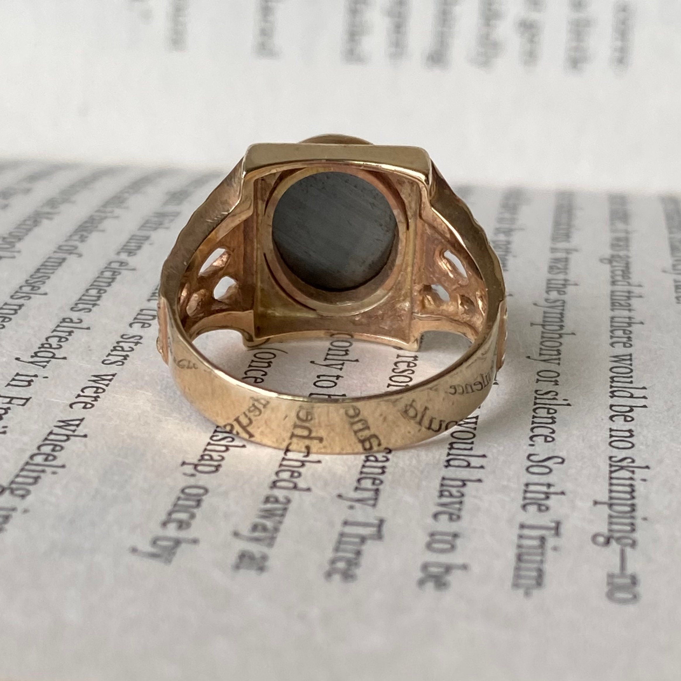 R hot sale signet ring