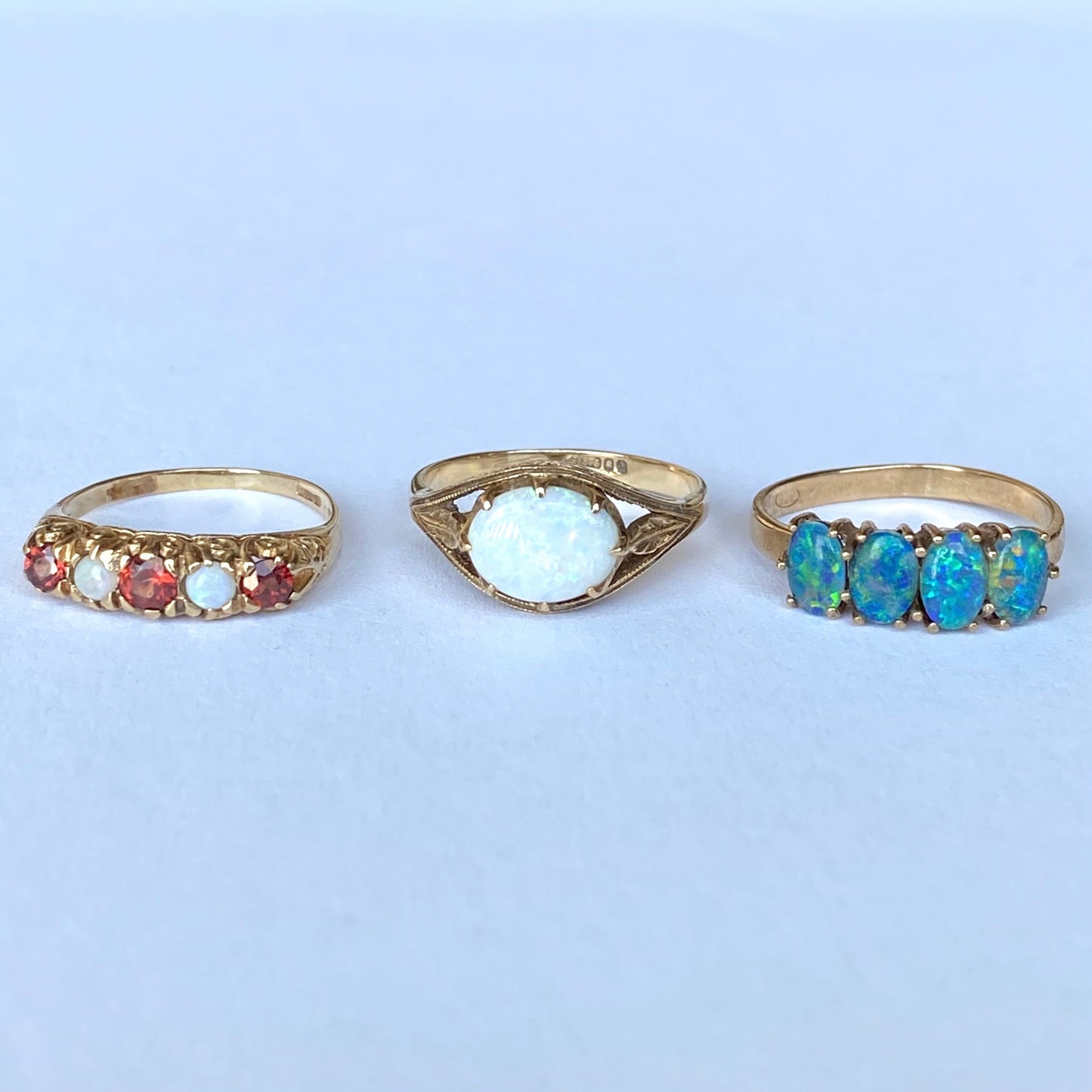 Beautiful 9ct Gold, Opal and Garnet Ring  |  Size M.5