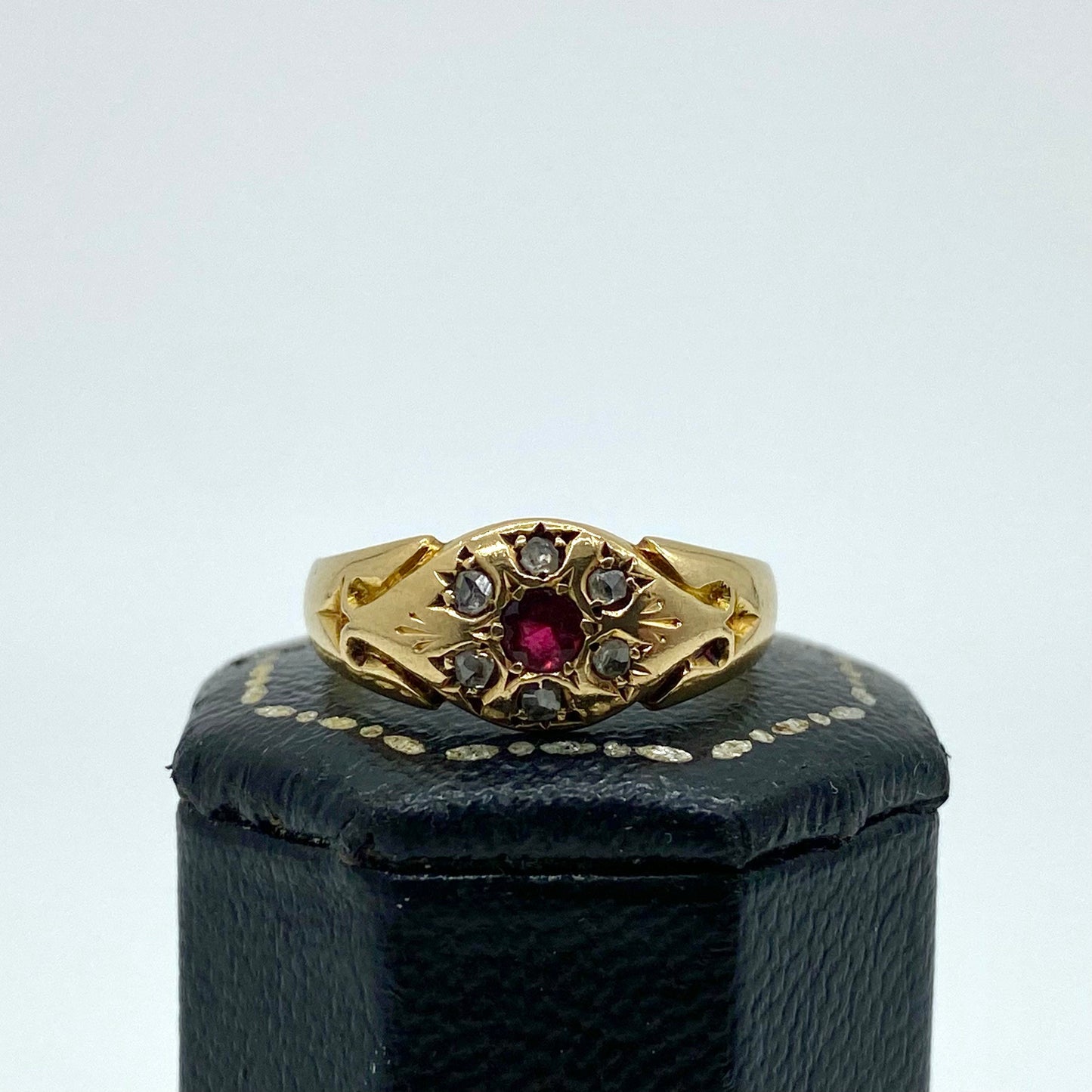 Stunning Edwardian 18ct Gold, Diamond & Ruby Ring - Size UK O