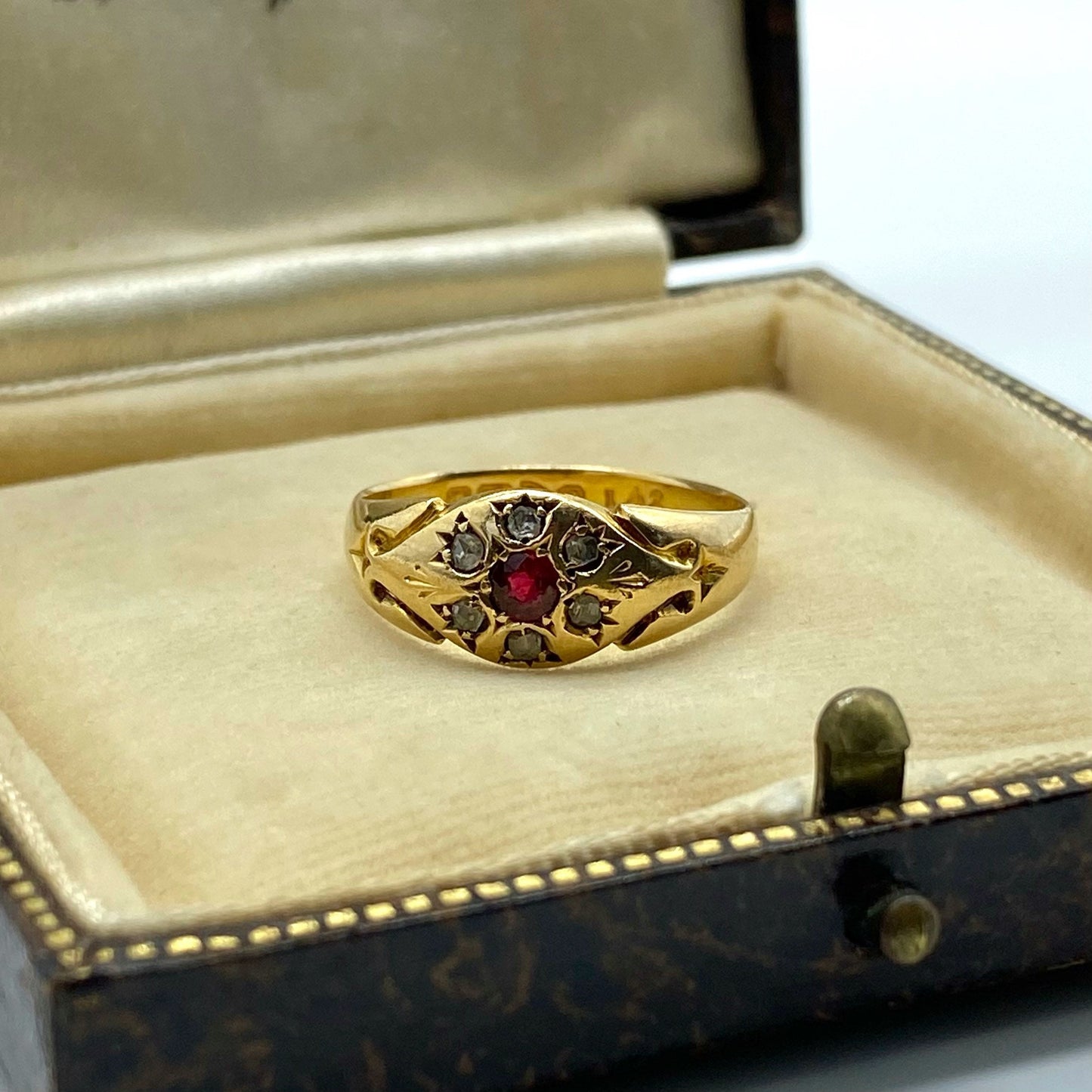 Stunning Edwardian 18ct Gold, Diamond & Ruby Ring - Size UK O