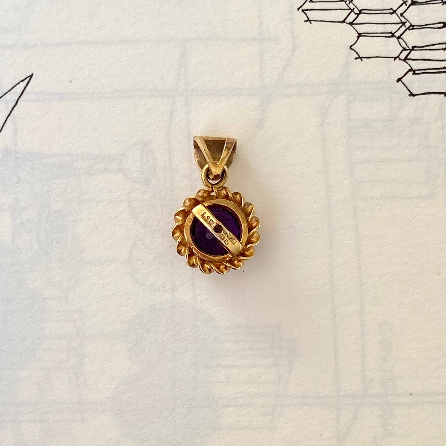 Gorgeous 9ct Gold & Amethyst Pendant