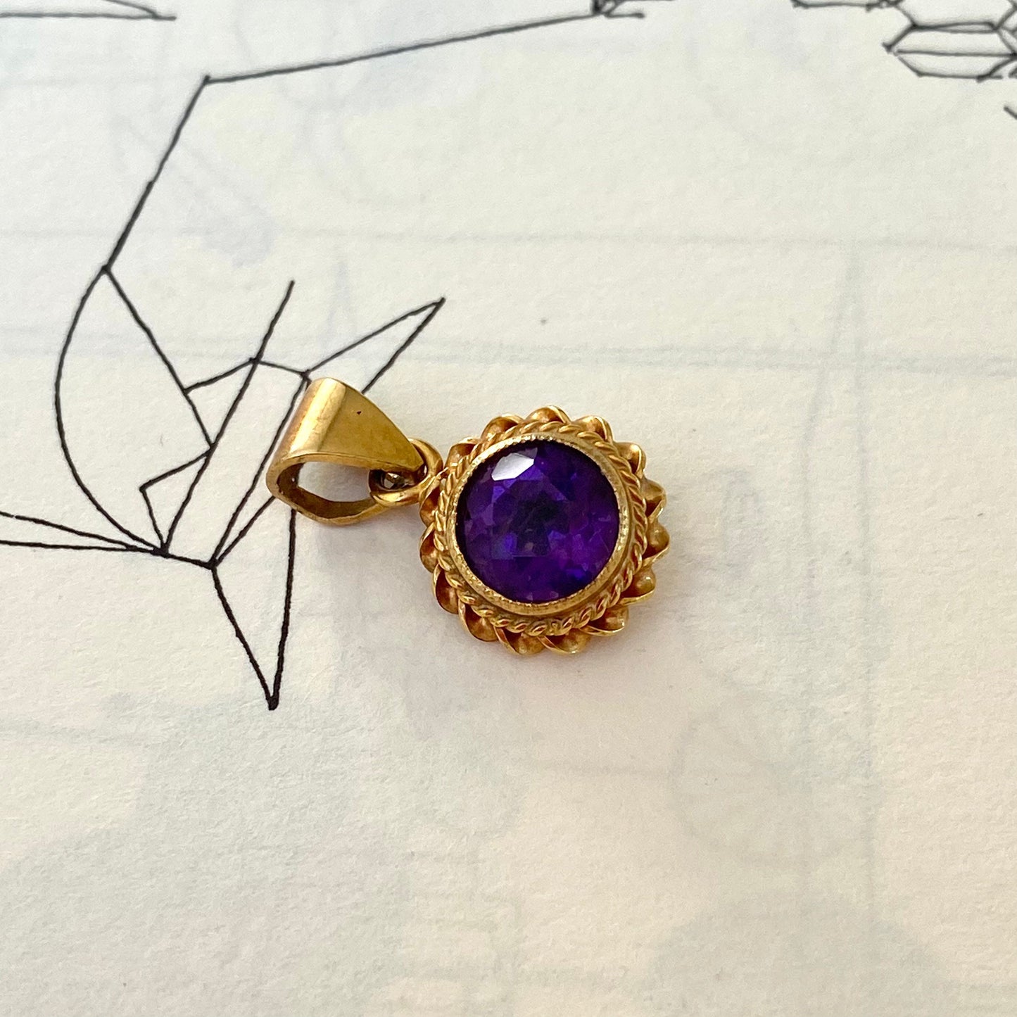 Gorgeous 9ct Gold & Amethyst Pendant