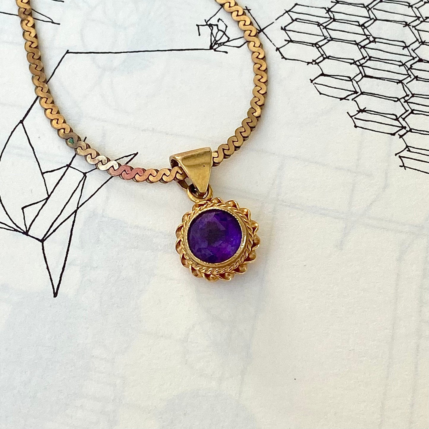 Gorgeous 9ct Gold & Amethyst Pendant