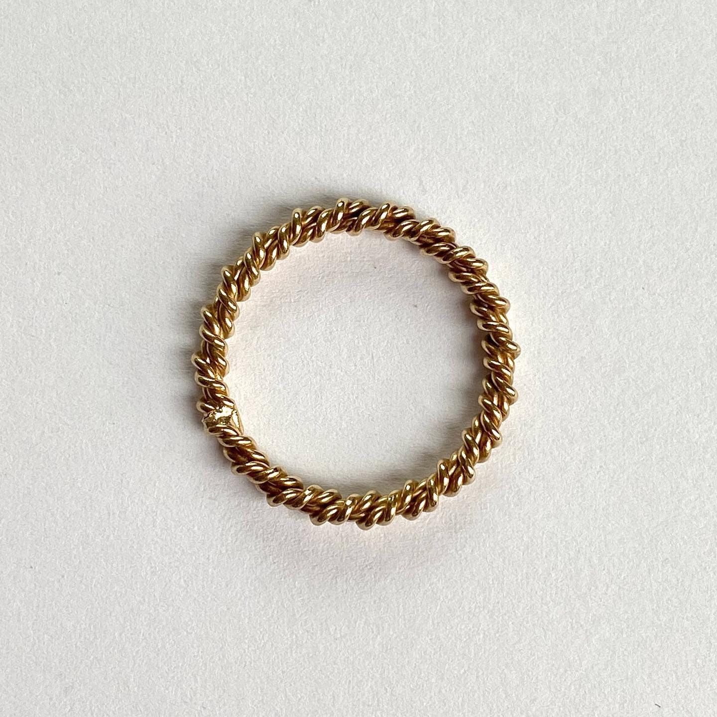 Vintage 9ct Gold Twist Band  |  Size J