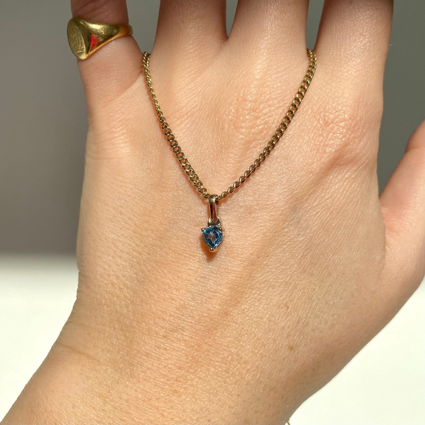 Sweet Vintage 9ct Gold and Topaz Pendant