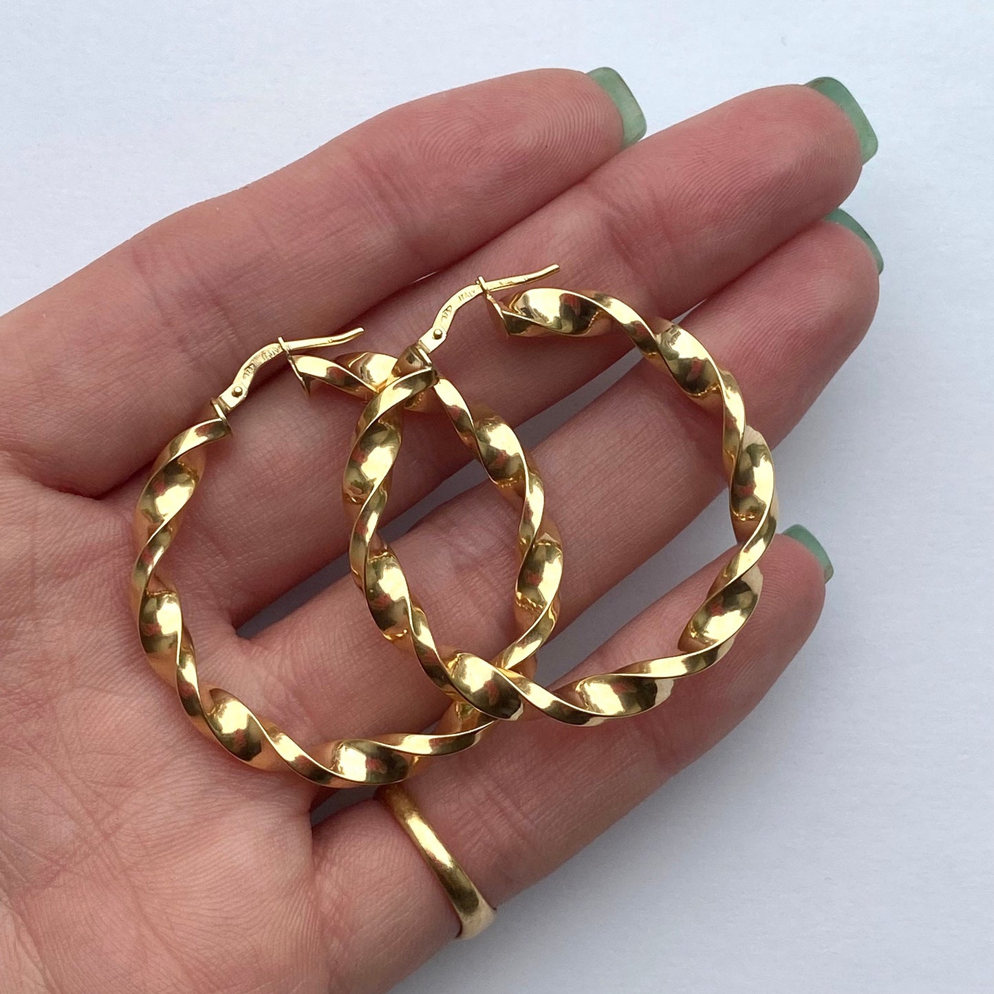 Fab Vintage Retro 9ct Gold Twist Hoops